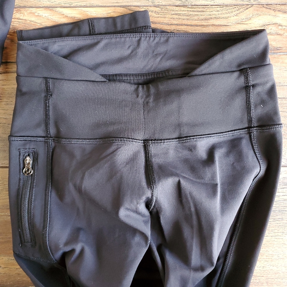 Lululemon activewear stretch pants